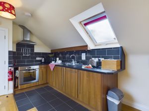 Laura's Loft Kitchen- click for photo gallery